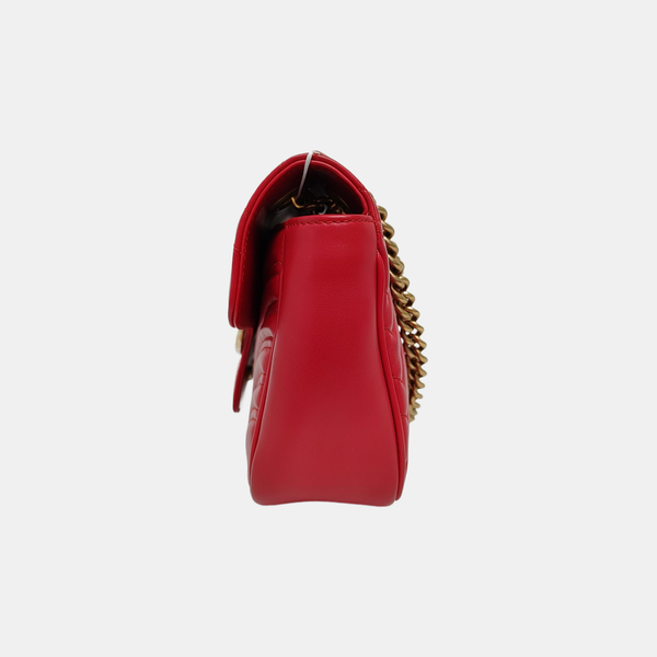 Authenticated pre-owned GG Marmont Medium Calfskin Red - Shoulder Bag at Looply