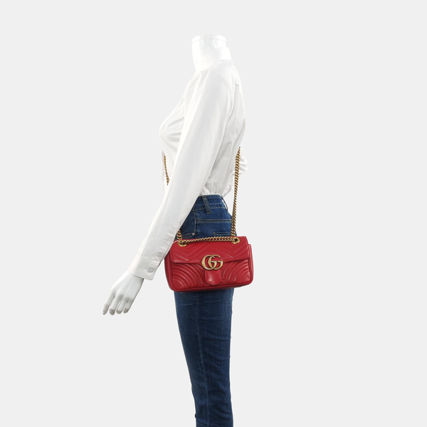 Authenticated pre-owned GG Marmont Small Calfskin Red - Shoulder Bag at Looply