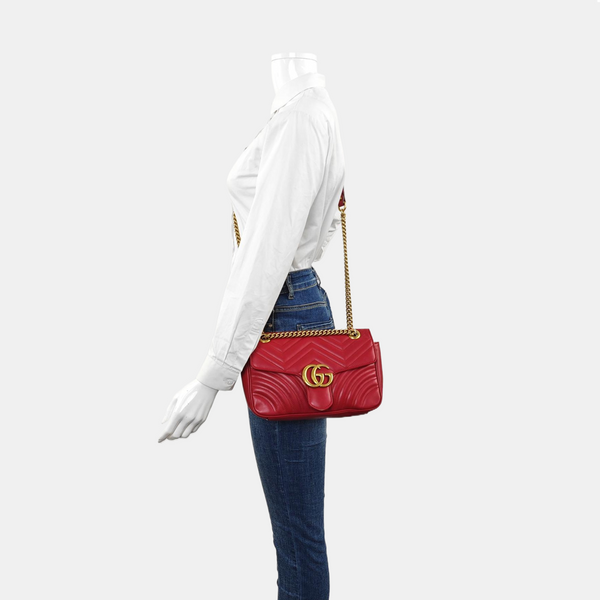 Authenticated pre-owned GG Marmont Medium Calfskin Red - Crossbody Bag at Looply