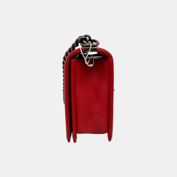 Authenticated pre-owned Boy Chanel Large Quilted Calfskin Red - Shoulder Bag at Looply