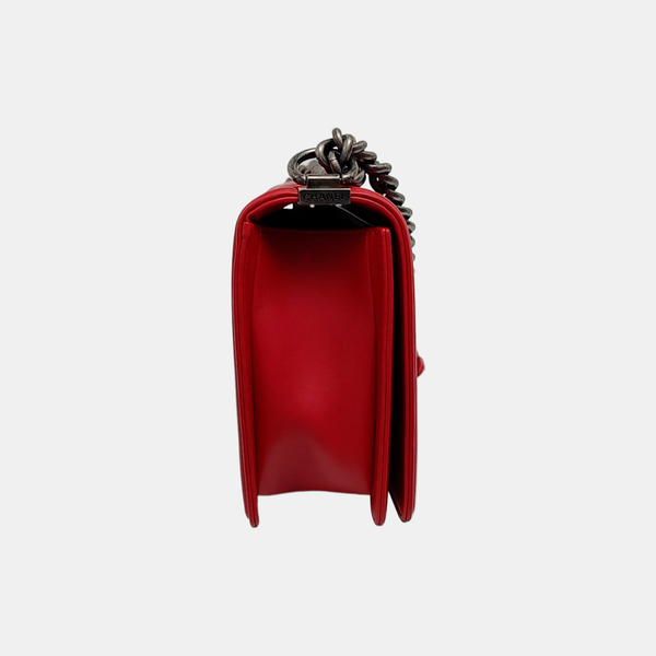 Authenticated pre-owned Boy Chanel Large Quilted Calfskin Red - Shoulder Bag at Looply