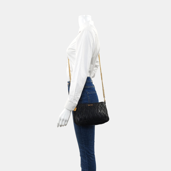Authenticated pre-owned Matelassé Lambskin Black - Shoulder Bag at Looply