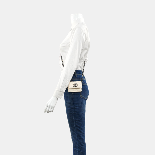 Authenticated pre-owned Chanel 19 Quilted Calfskin White - Shoulder Bag at Looply