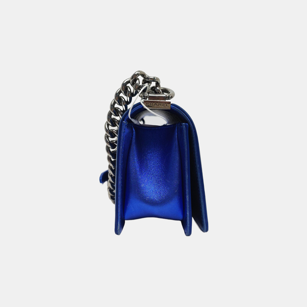 Authenticated pre-owned Boy Chanel Small Quilted Patent Leather Blue - Shoulder Bag at Looply