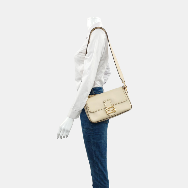 Baguette Medium Calfskin White
