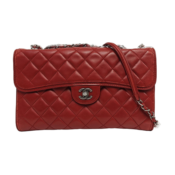 Authenticated pre-owned Classic Flap Quilted Lambskin Red - Shoulder Bag at Looply