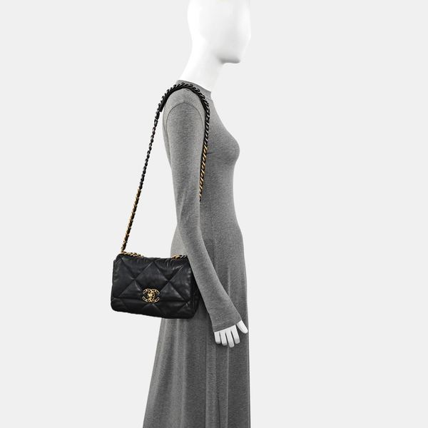 CHANEL 19 Small Quilted Lambskin Black