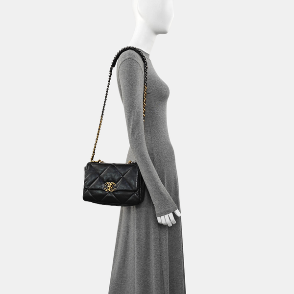 CHANEL 19 Small Quilted Lambskin Black