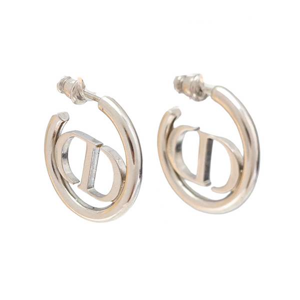 30 Montaigne Metal Silver Stud Earrings