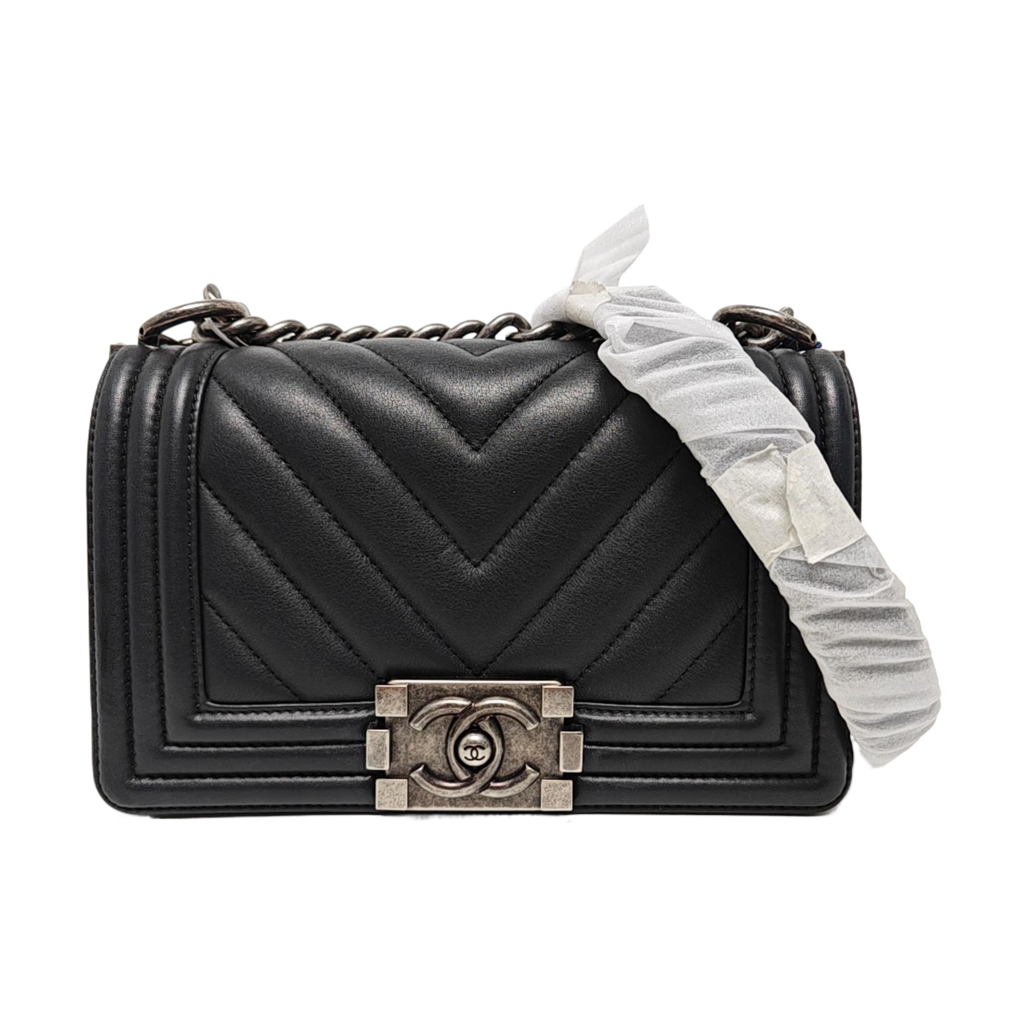 BOY CHANEL Small Chevron Grained Calfskin Blue