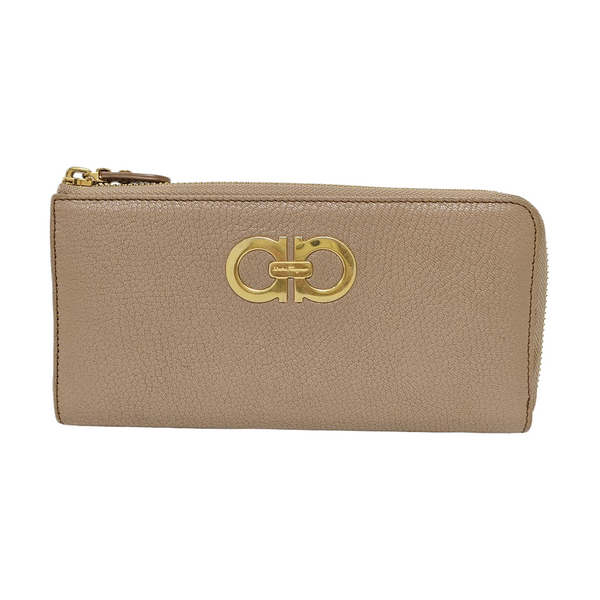 Authenticated pre-owned  Gancini Calfskin Grey - Clutch at Looply