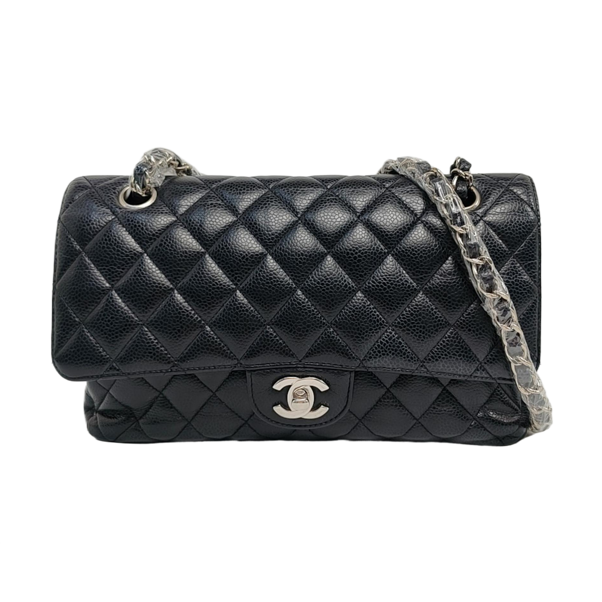 Authenticated pre-owned  CLASSIC FLAP Medium Quilted Grained Calfskin Black - Crossbody Bag at Looply