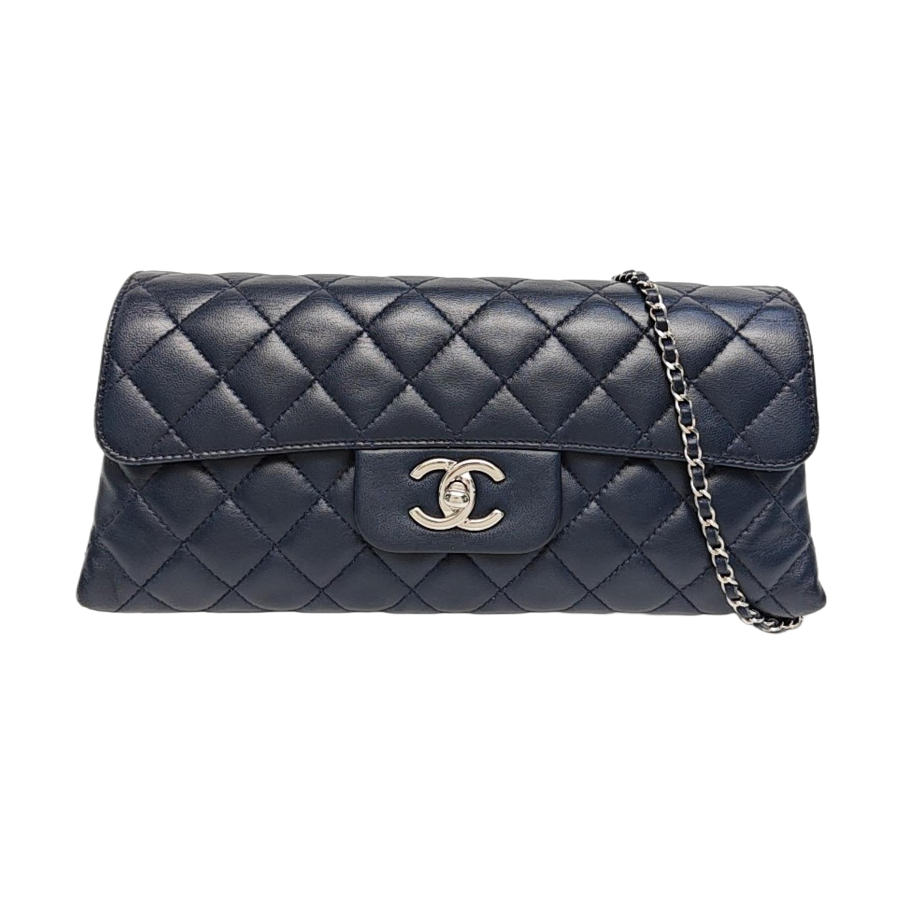 Authenticated pre-owned  CLASSIC FLAP Quilted Lambskin Blue - Shoulder Bag at Looply