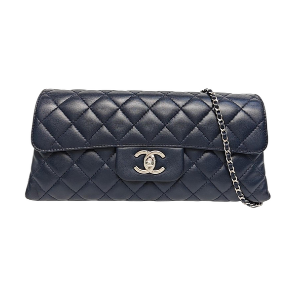 Authenticated pre-owned  CLASSIC FLAP Quilted Lambskin Blue - Shoulder Bag at Looply