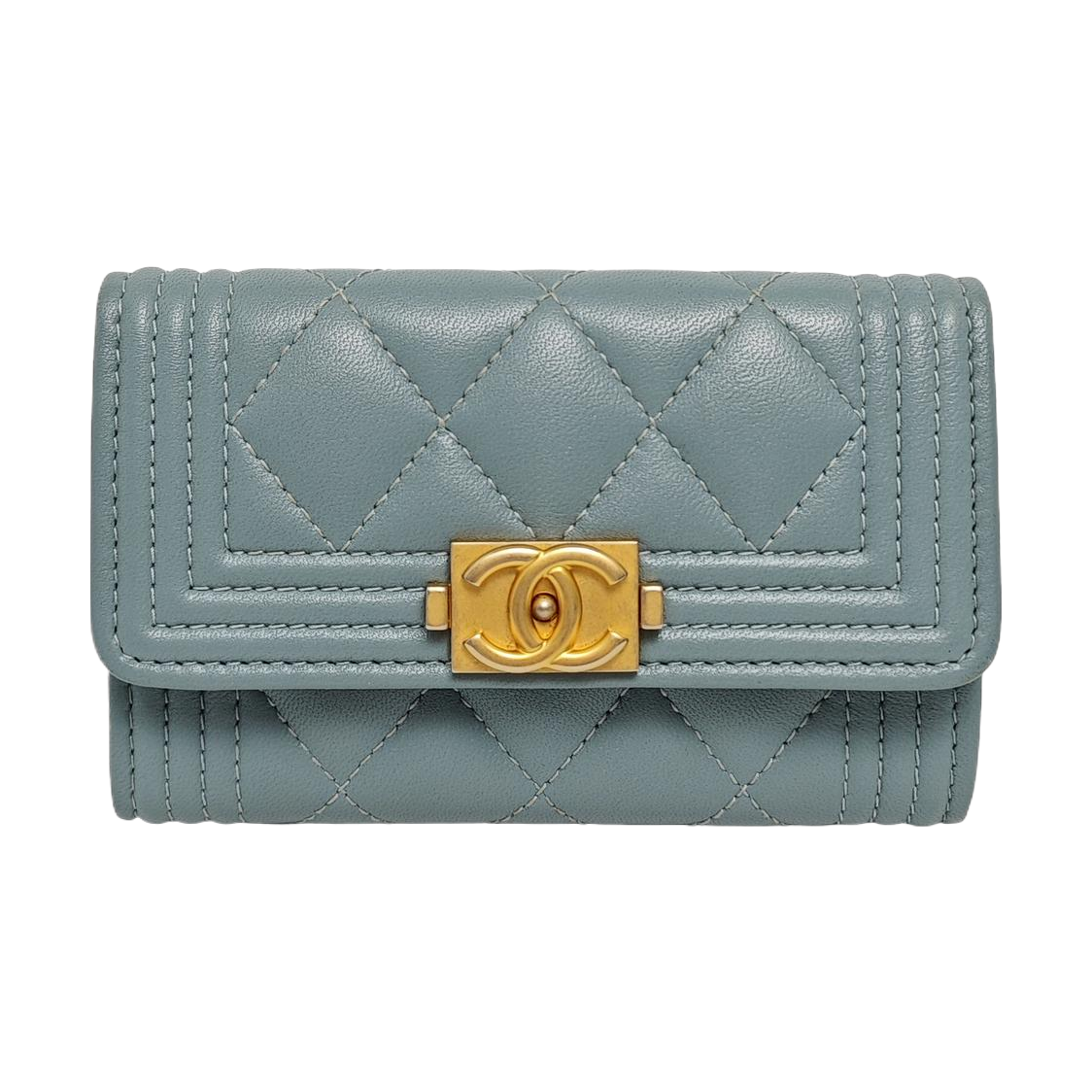 Tarjetero BOY CHANEL acolchado de piel de cordero azul
