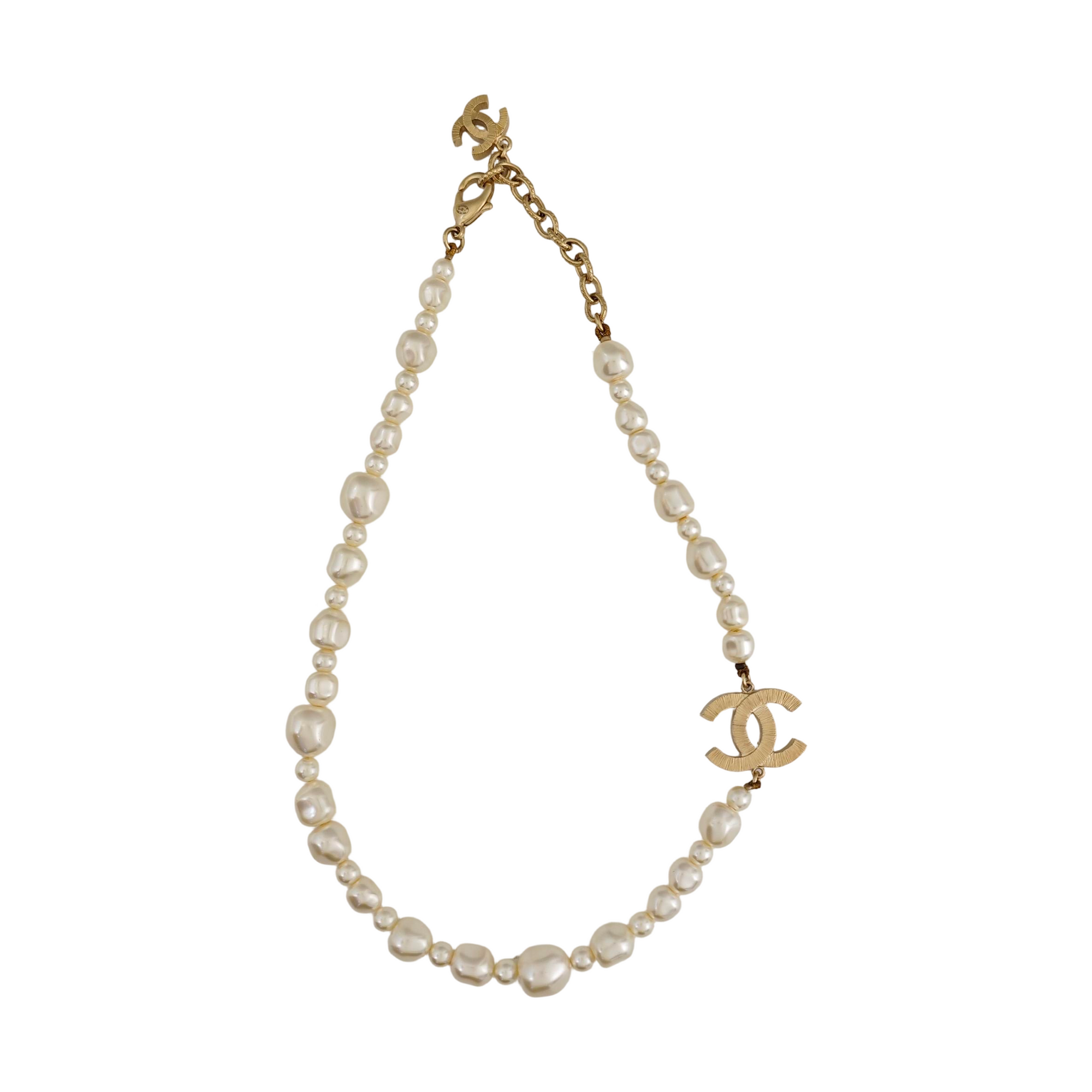Metal White Necklace