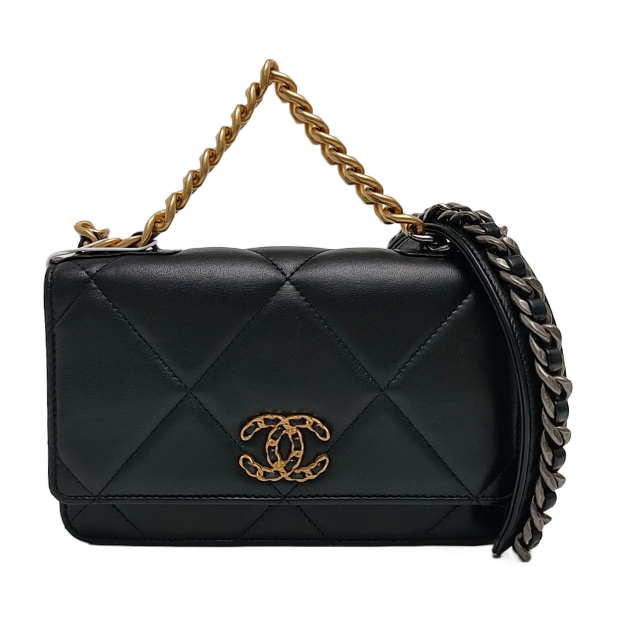 CHANEL 19 WOC Piel de Cordero Acolchada Negra