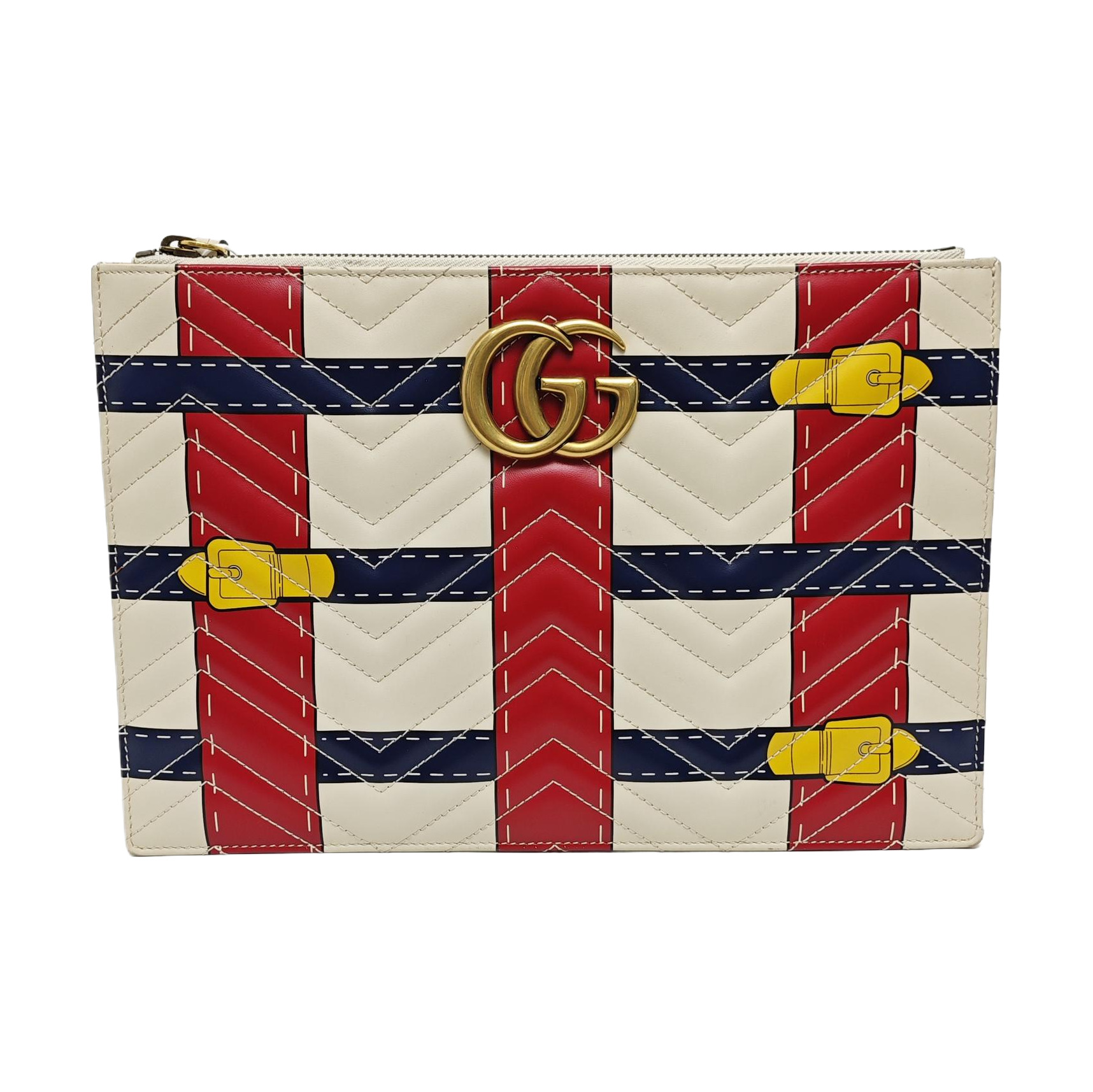 Authenticated pre-owned  GG Marmont Quilted Calfskin White - Clutch at Looply