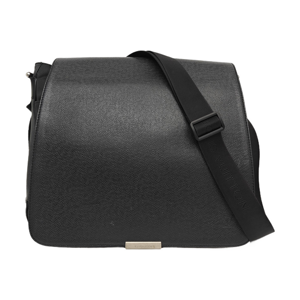 VIKTOR Calfskin Black