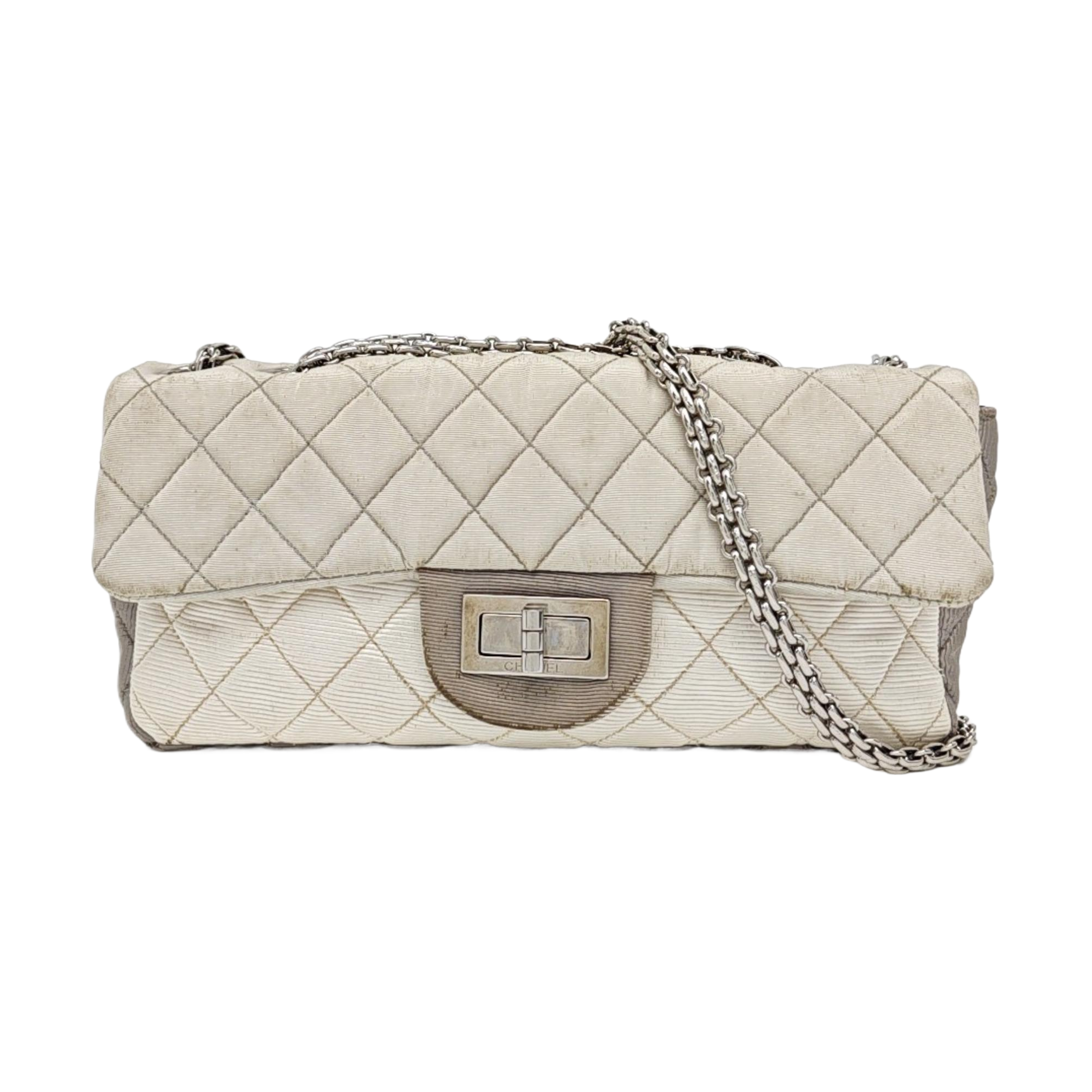 2.55 225 Quilted Fabric White