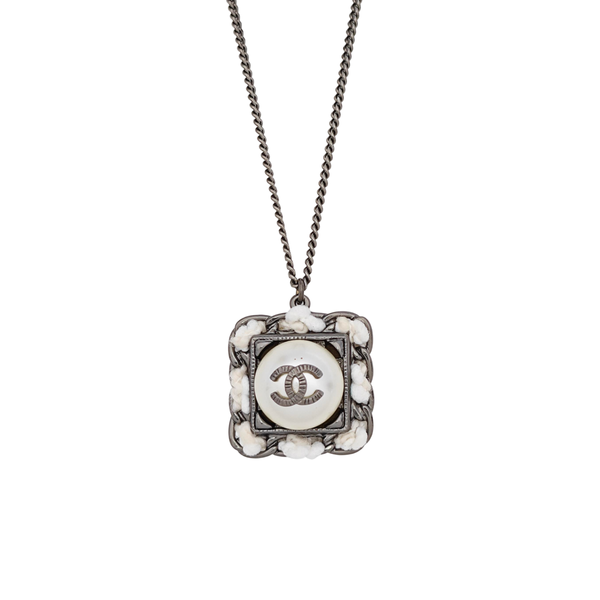 Metal Black Necklace