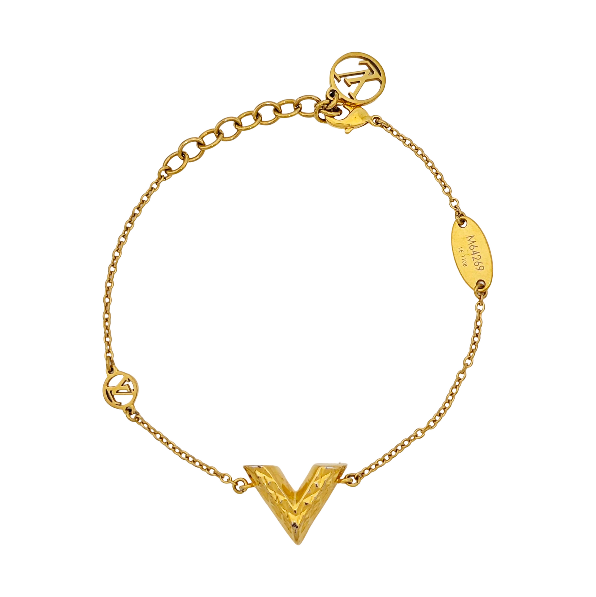ESSENTIAL V GUILLOCHÉ Metal Gold Bracelet