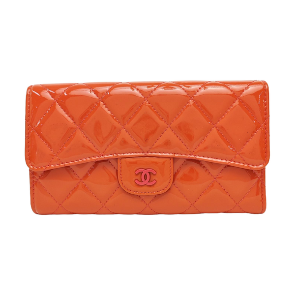 CLASSIC FLAP Mini Quilted Patent Leather Orange Wallet