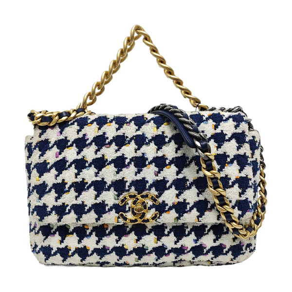 CHANEL 19 Large Quilted Fabric White