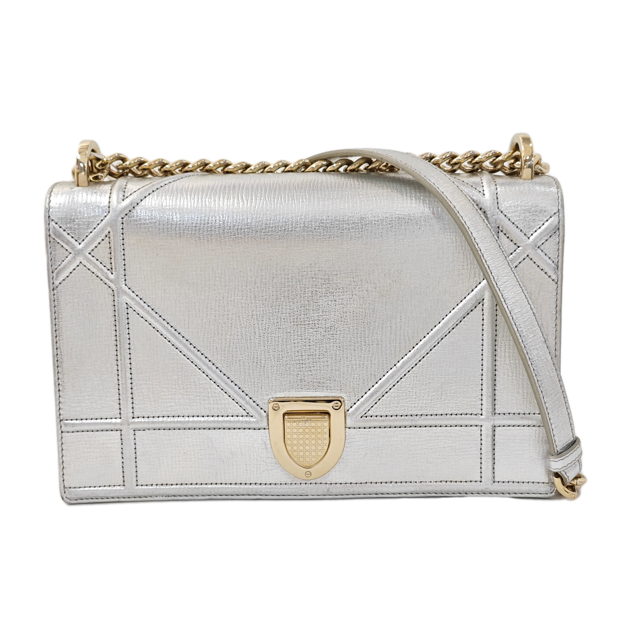 Authenticated pre-owned  Diorama Medium Cannage Calfskin Silver - Crossbody Bag at Looply