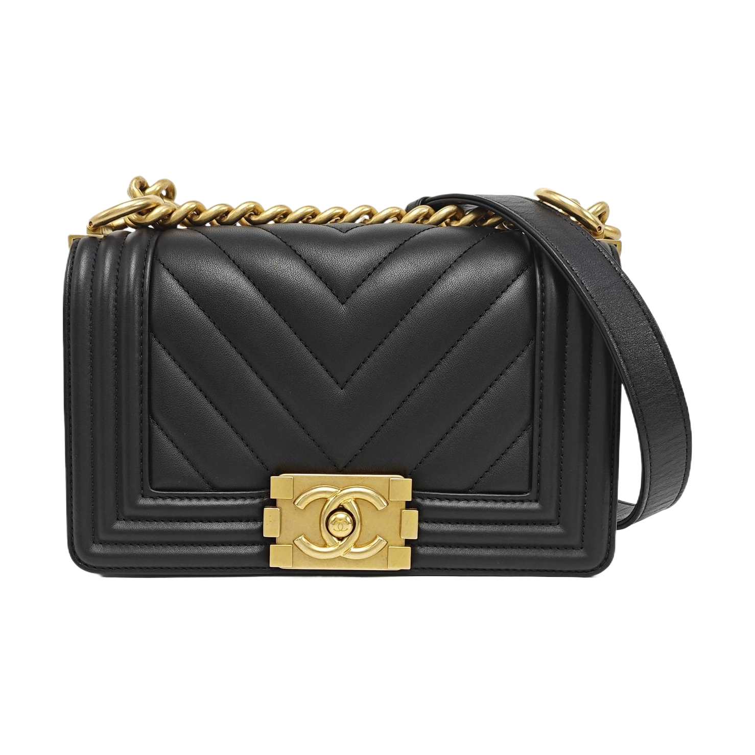 BOY CHANEL Piel de becerro Chevron pequeña negra