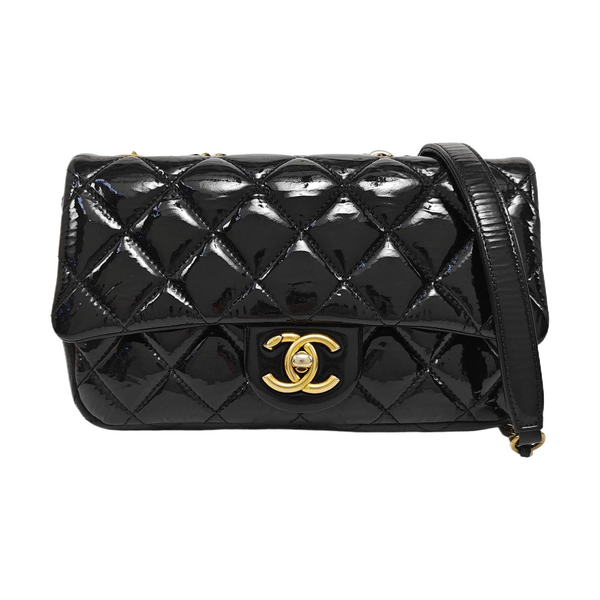 CLASSIC FLAP Quilted Patent Leather Black