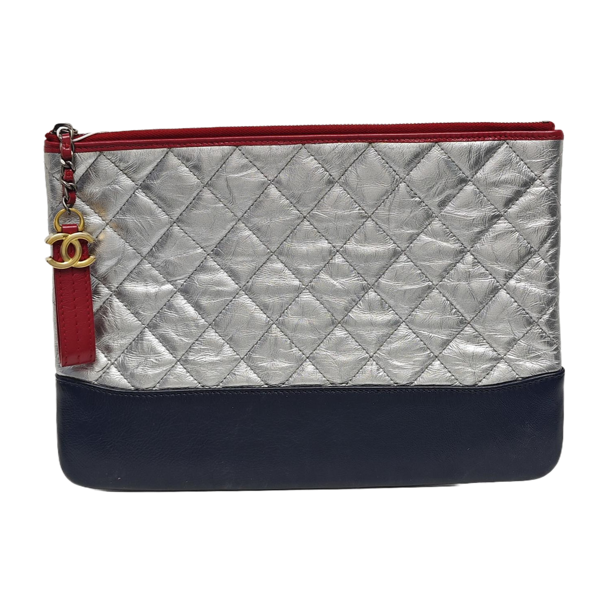 Authenticated pre-owned  GABRIELLE Calfskin Silver - Clutch at Looply