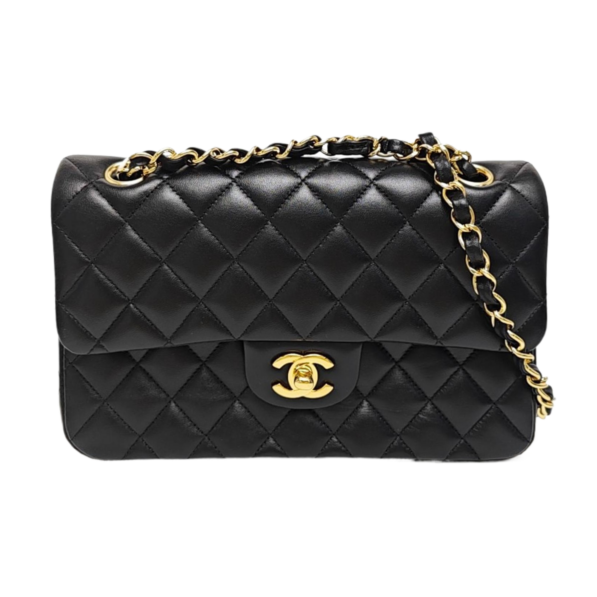 CLASSIC FLAP Small Quilted Lambskin Black