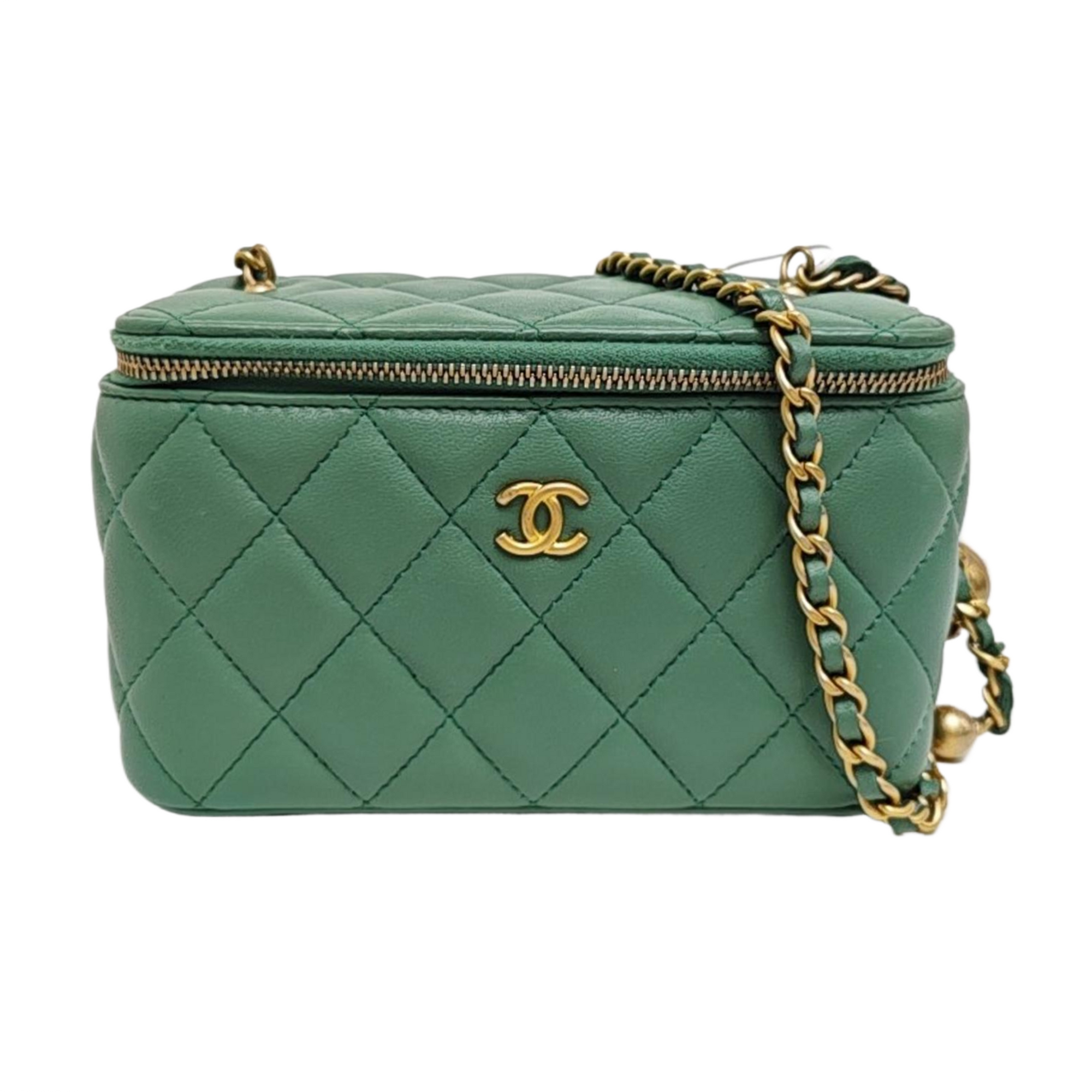 VANITY CASE Small Quilted Lambskin Green
