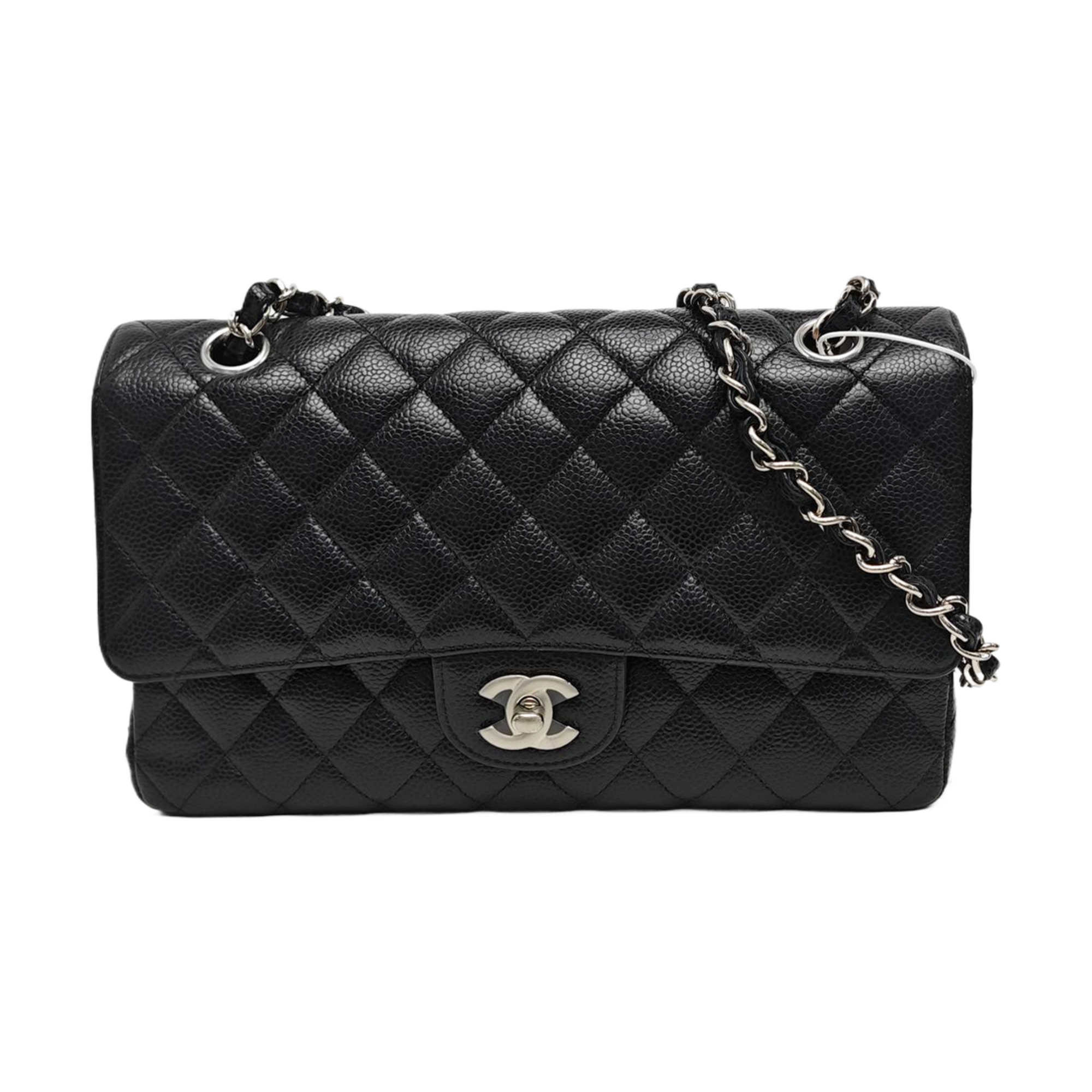 CLASSIC FLAP Medium Quilted Grained Calfskin Black