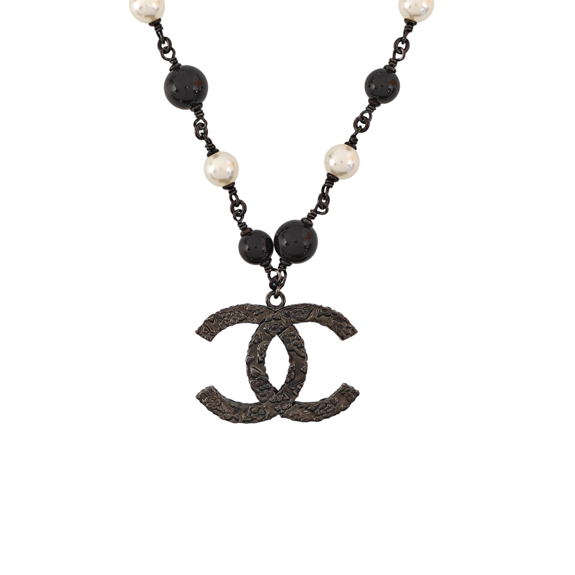Metal Black Necklace