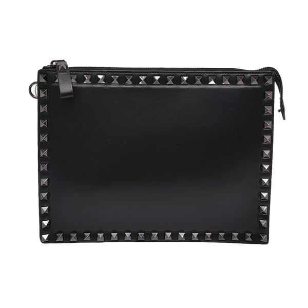 Authenticated pre-owned  Rockstud Calfskin Black - Clutch at Looply