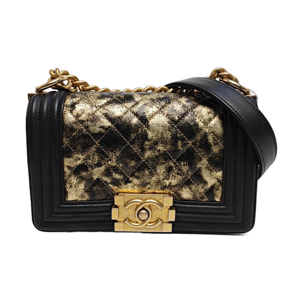 BOY CHANEL Piel de becerro Negro