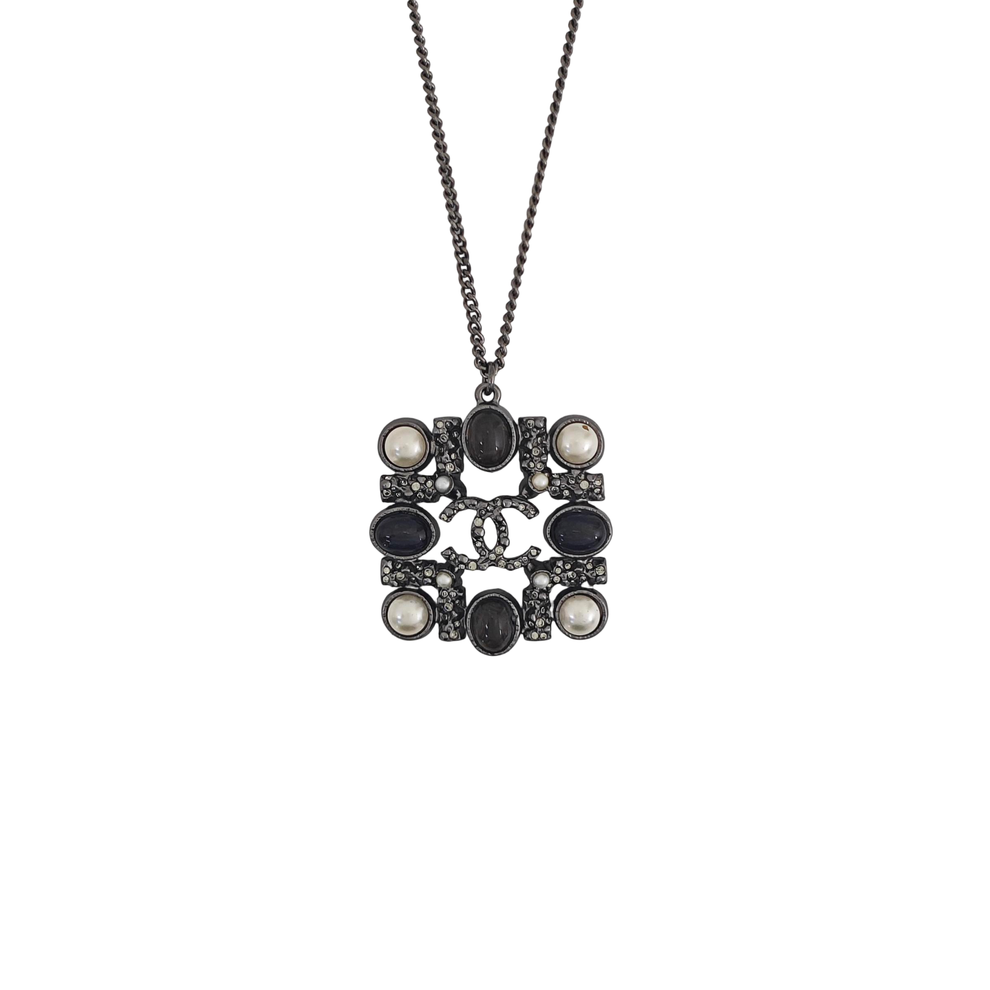 Metal Gray Necklace