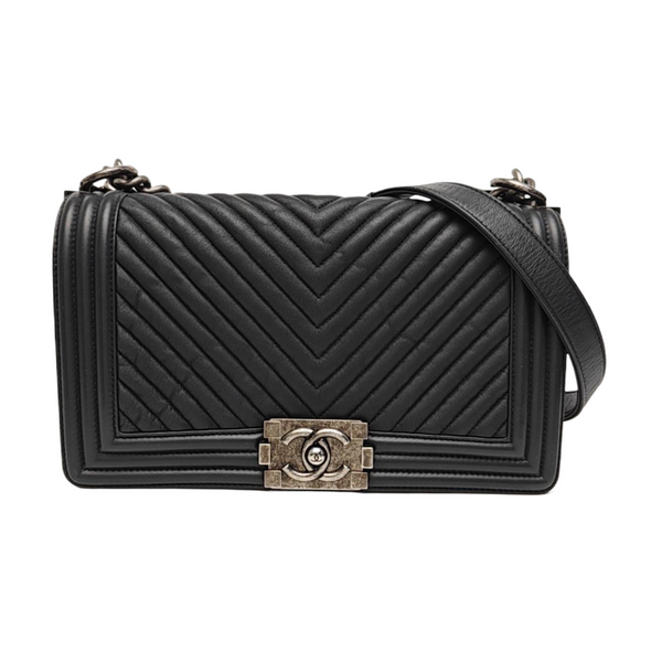 BOY CHANEL Medium Chevron Lambskin Black