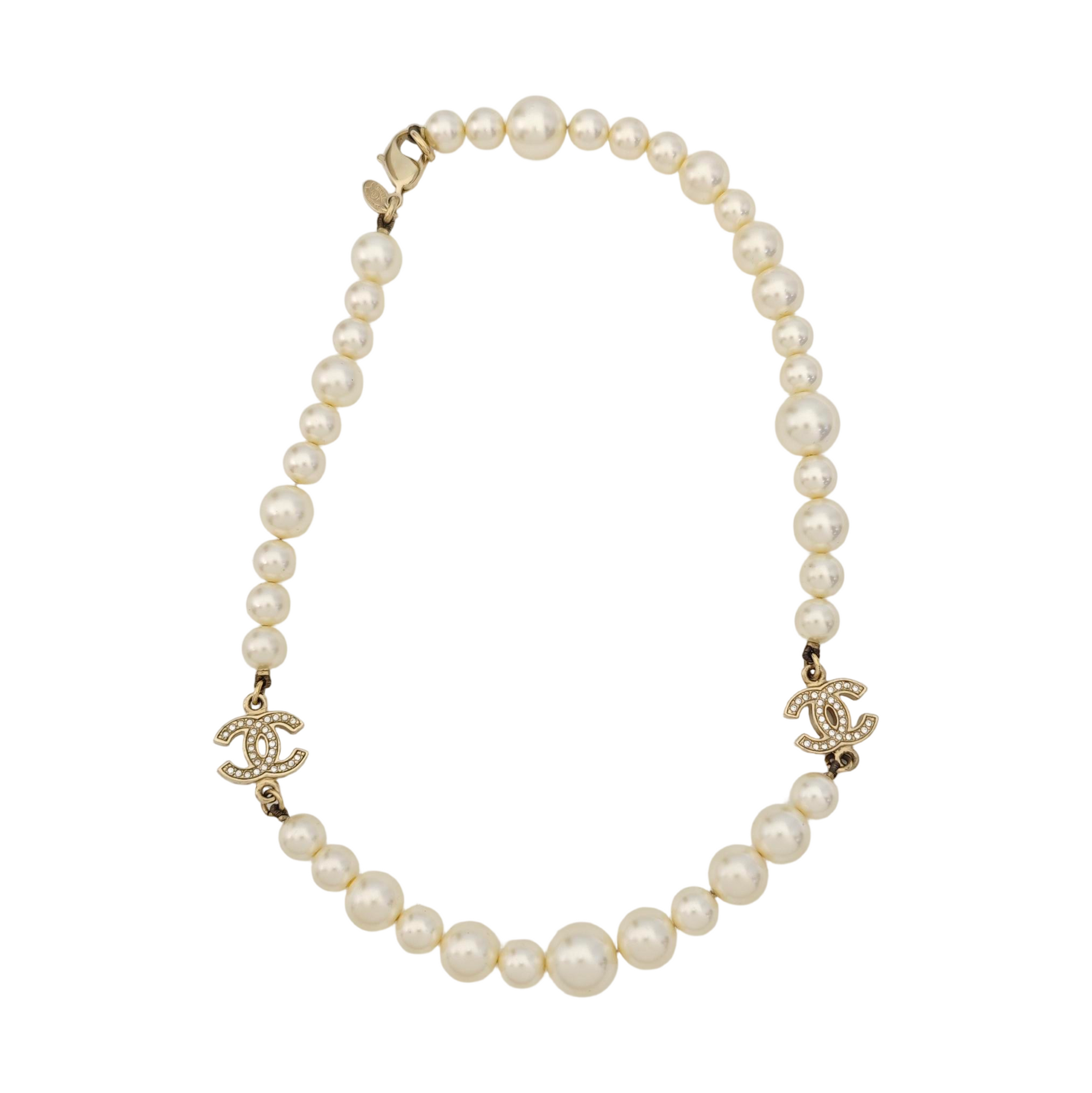Faux Pearl White Necklace