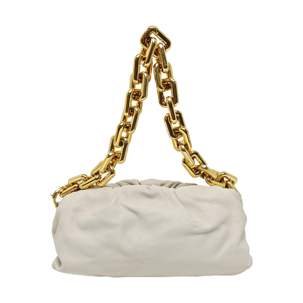 El estuche de piel de ternera blanca
