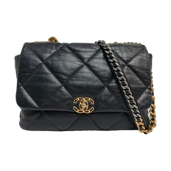 CHANEL 19 Maxi Quilted Lambskin Black