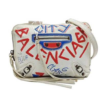 Authenticated pre-owned  Classic City Lambskin White - Shoulder Bag at Looply