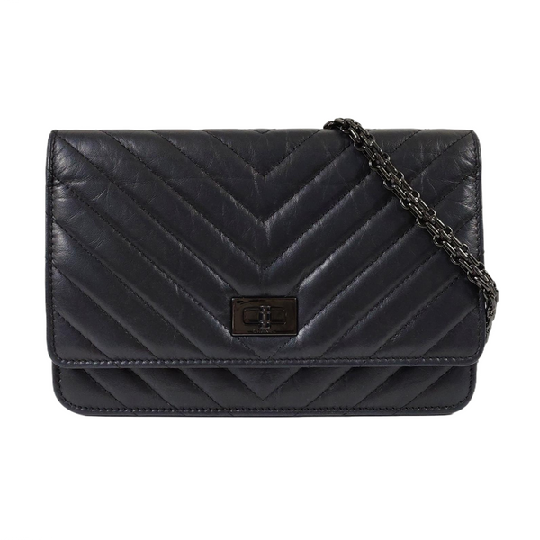 Authenticated pre-owned  2.55 WOC Chevron, Quilted Calfskin Black - Shoulder Bag at Looply