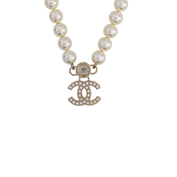 Faux Pearl White Necklace