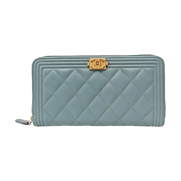 Authenticated pre-owned  BOY CHANEL Quilted Lambskin Blue - Clutch at Looply