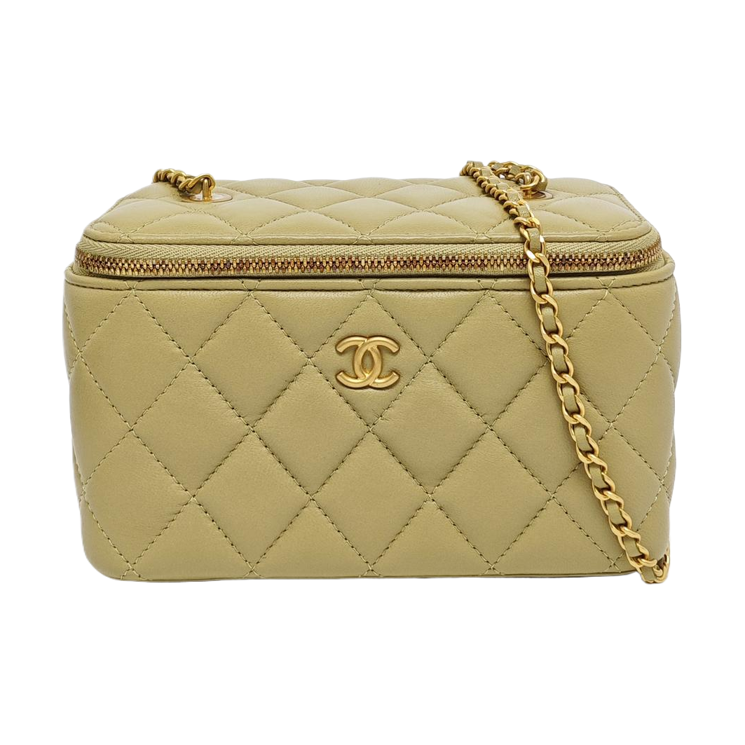 Authenticated pre-owned  VANITY CASE Quilted Lambskin Green - Shoulder Bag at Looply
