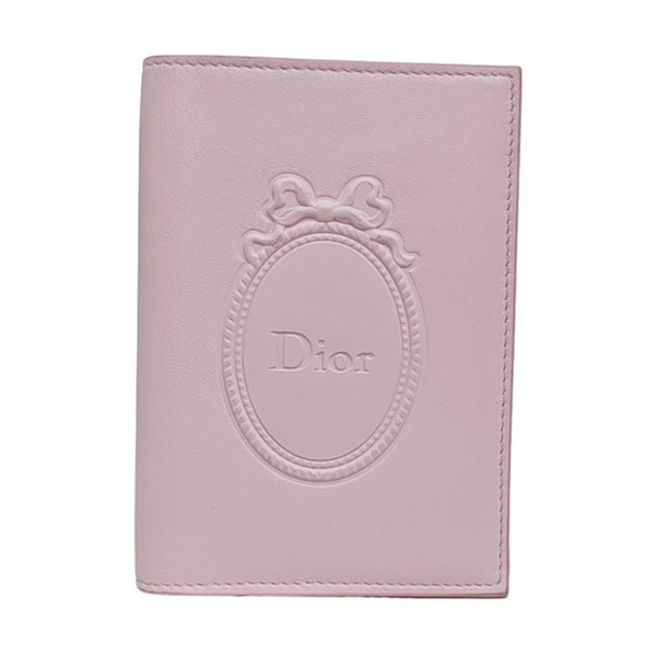 Salon  Médaillon Calfskin Pink Passport Holder