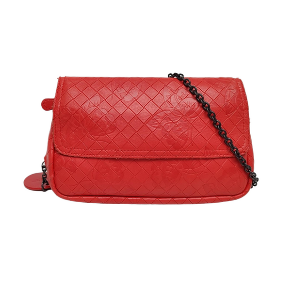 Authenticated pre-owned  Messenger Calfskin Red - Shoulder Bag at Looply